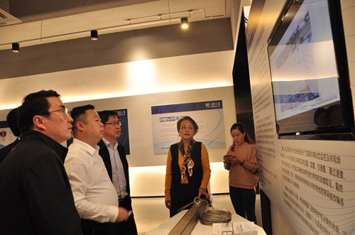 贵阳市人民政府副市长唐兴伦一行莅临hth官网入口调研考察