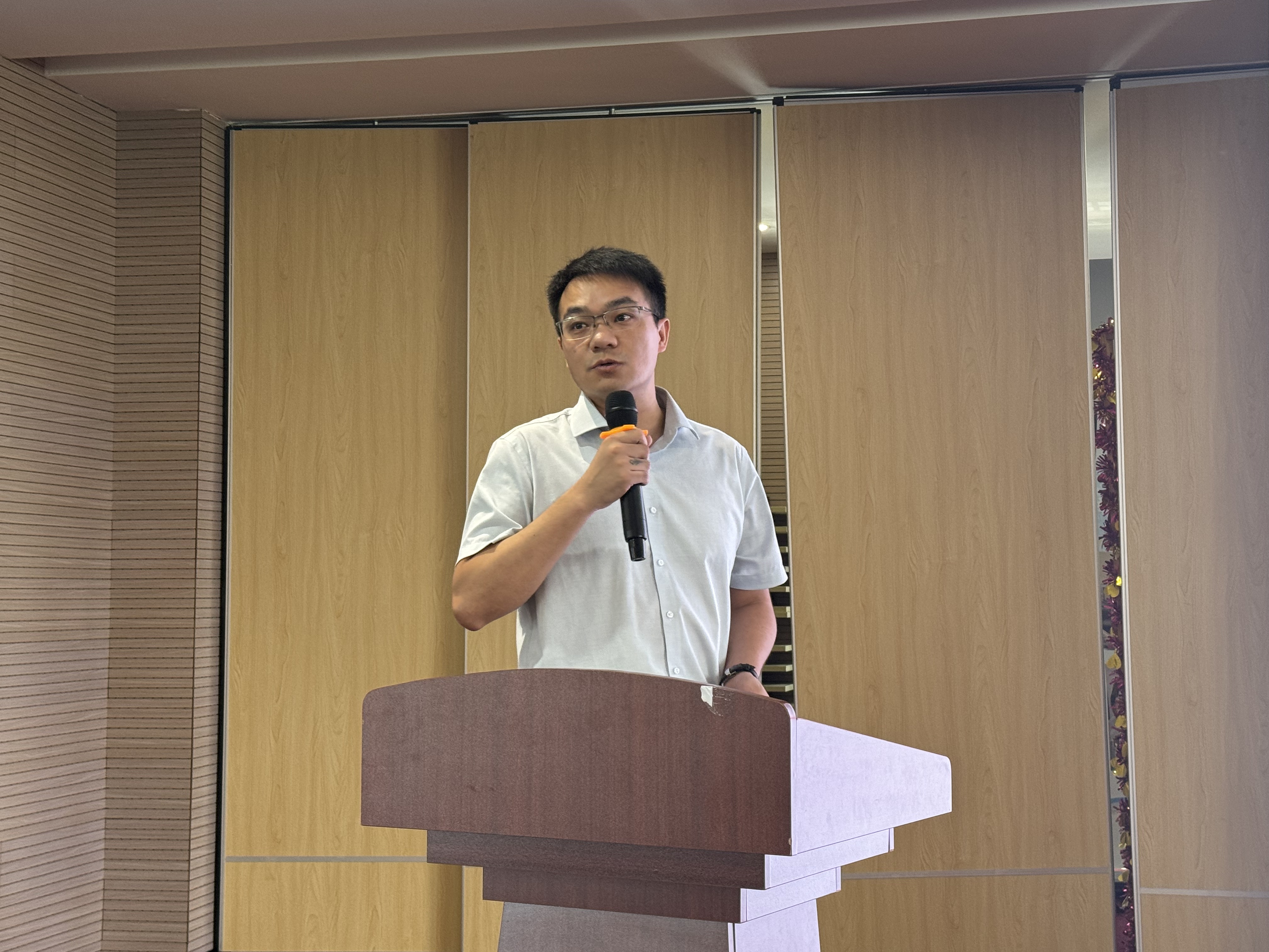 集团业务中心 陈建.jpeg